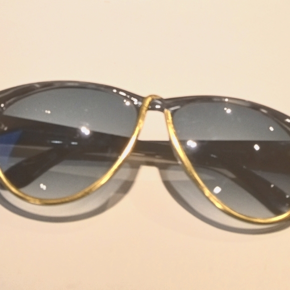 Rare 70-80s Emanuel UNGARO  Vintage Women's Sunglasses Grey Graduate lenses - Picture 6 of 10